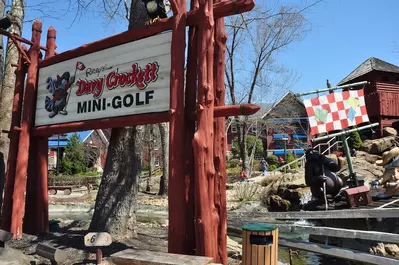 davy Crockett mini golf in Gatlinburg