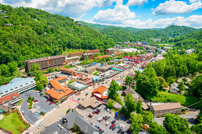 gatlinburg is one of the town towns in pigeon forge